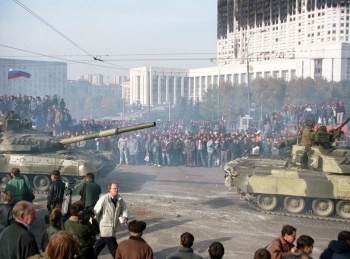 1993. Осень в огне кадры